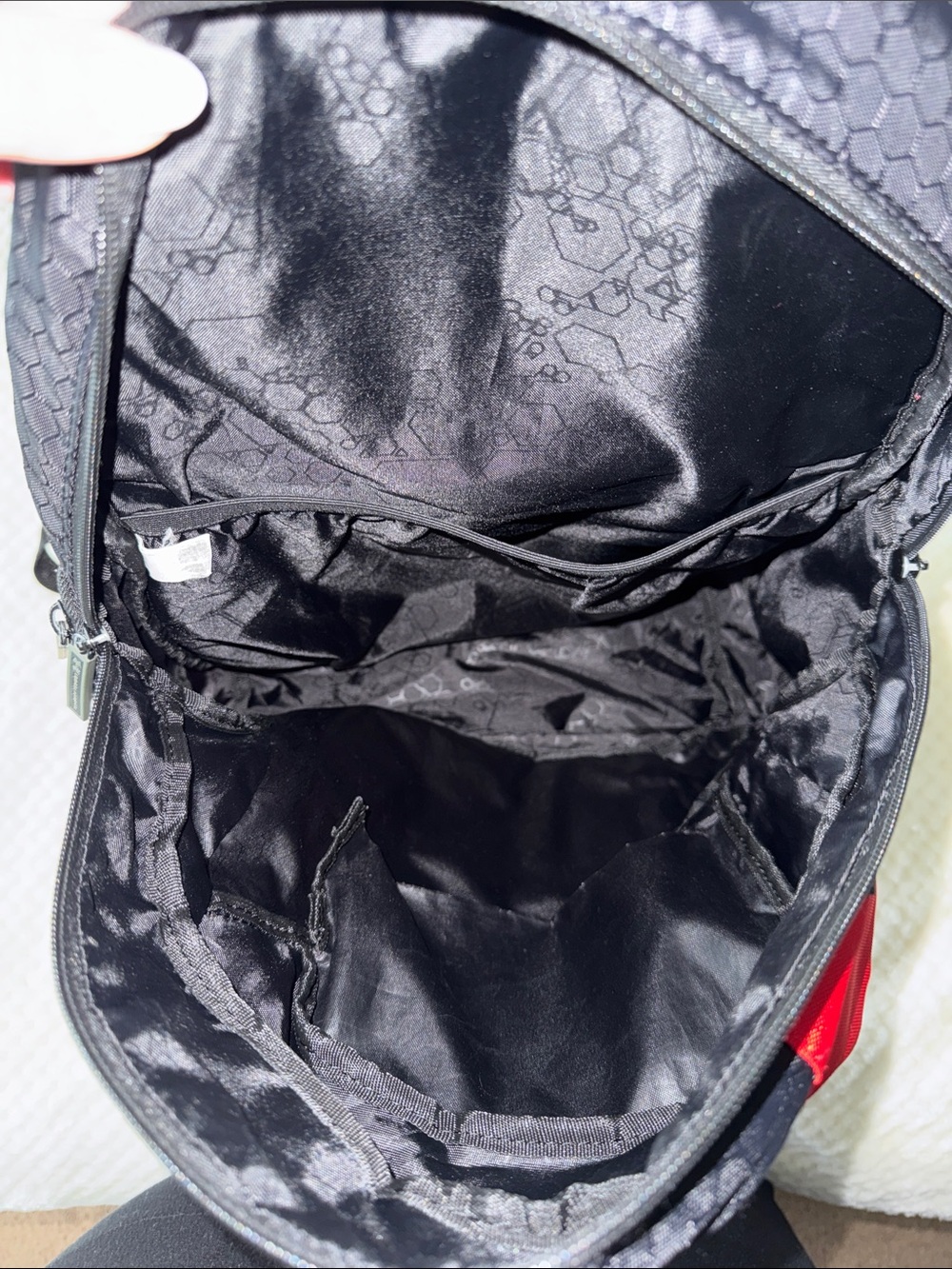 🎒 Under Armour Red & Black Backpack - Picture 12 of 12
